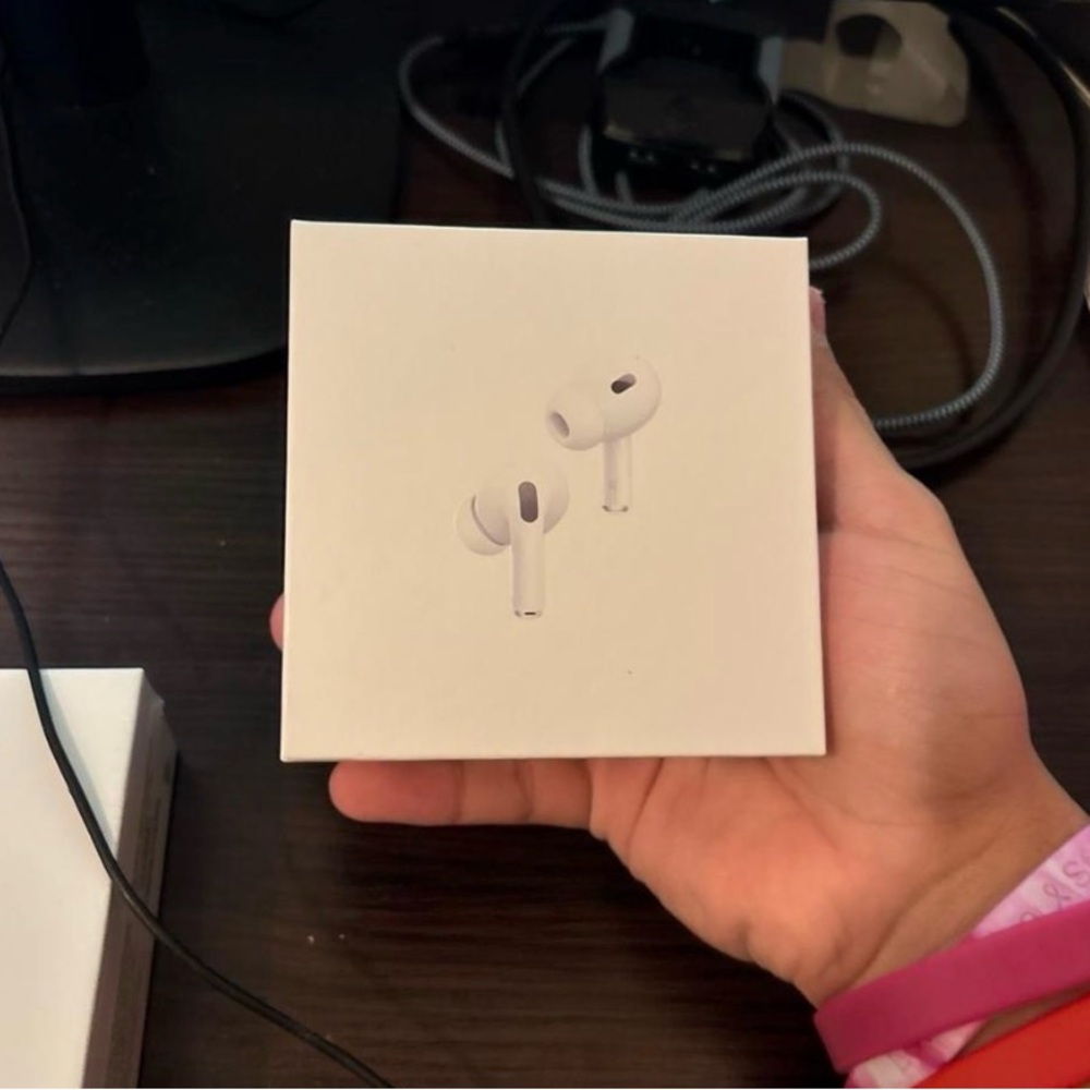 Apple White Earbud Headphones